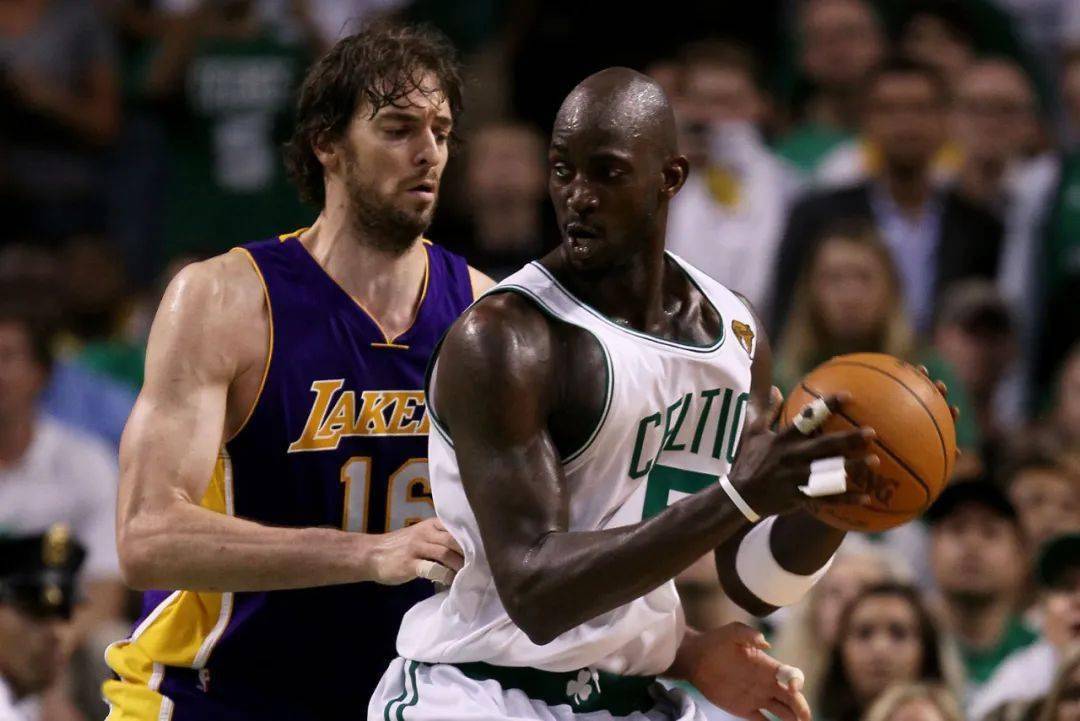 队员们的比 队员们的比