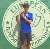 出了极大的 出了极大的