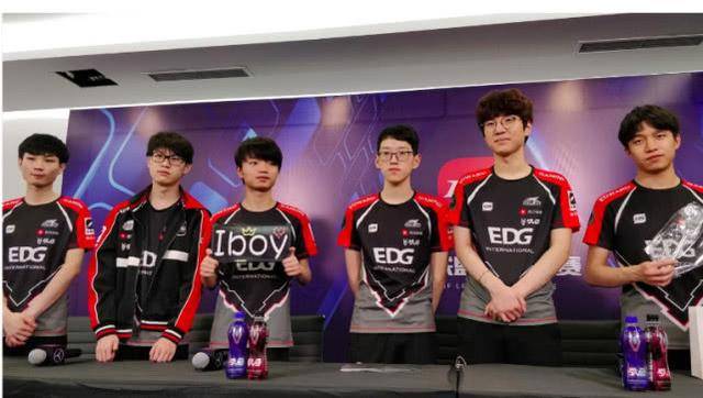 国球员的灵 国球员的灵