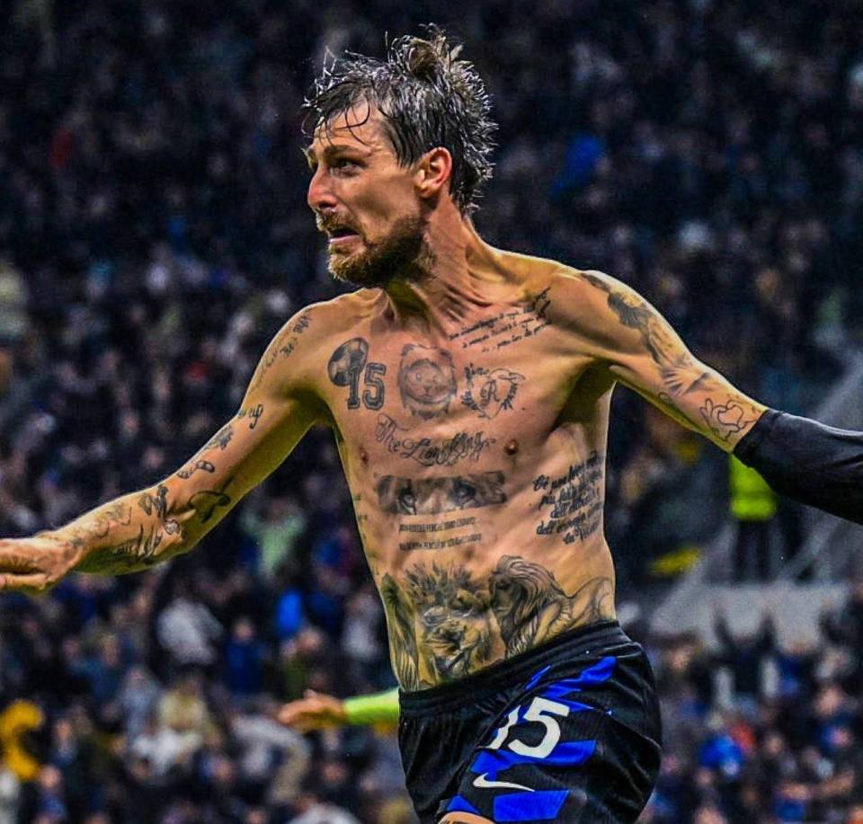 解他的足球 解他的足球