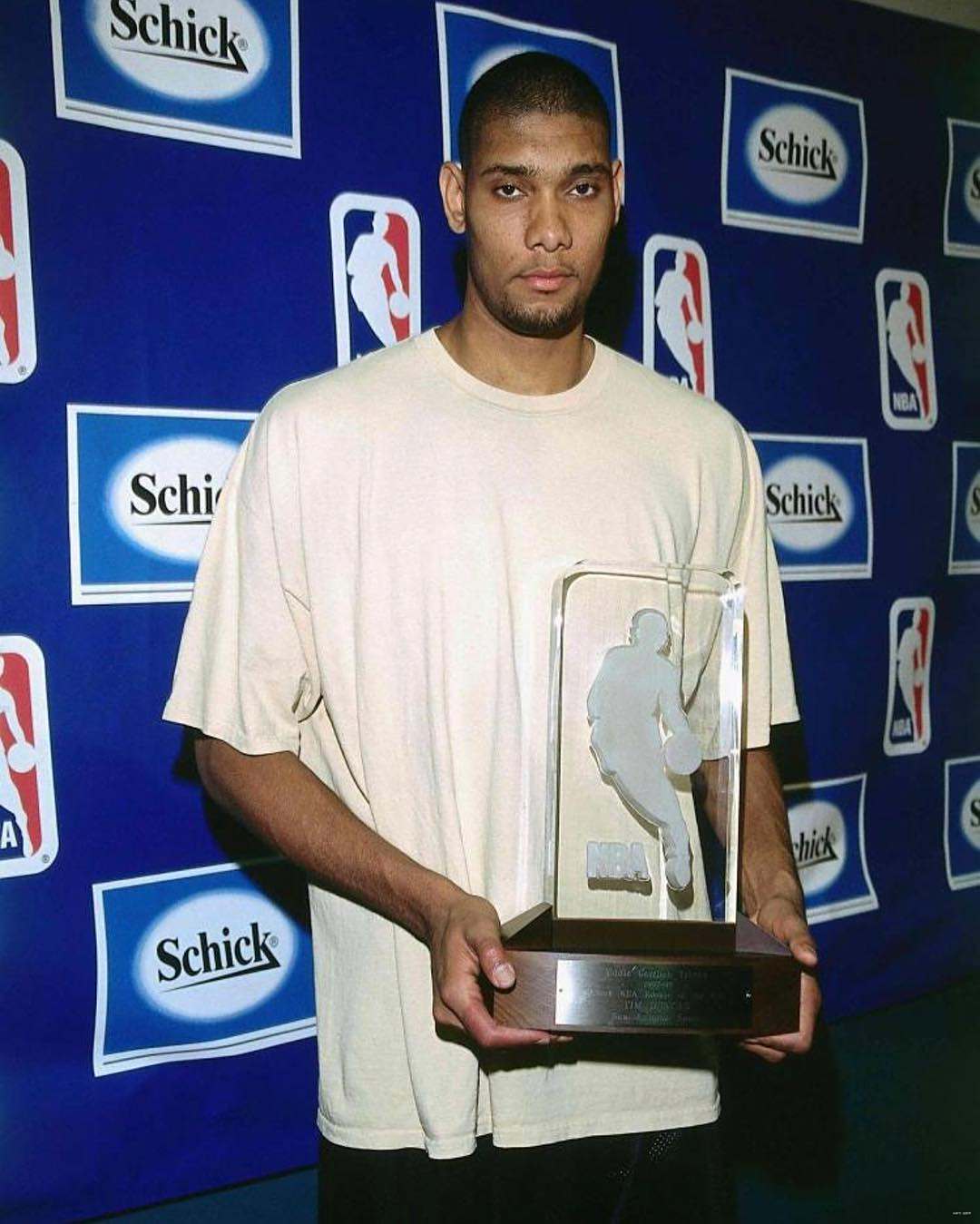 向持球侧强 向持球侧强